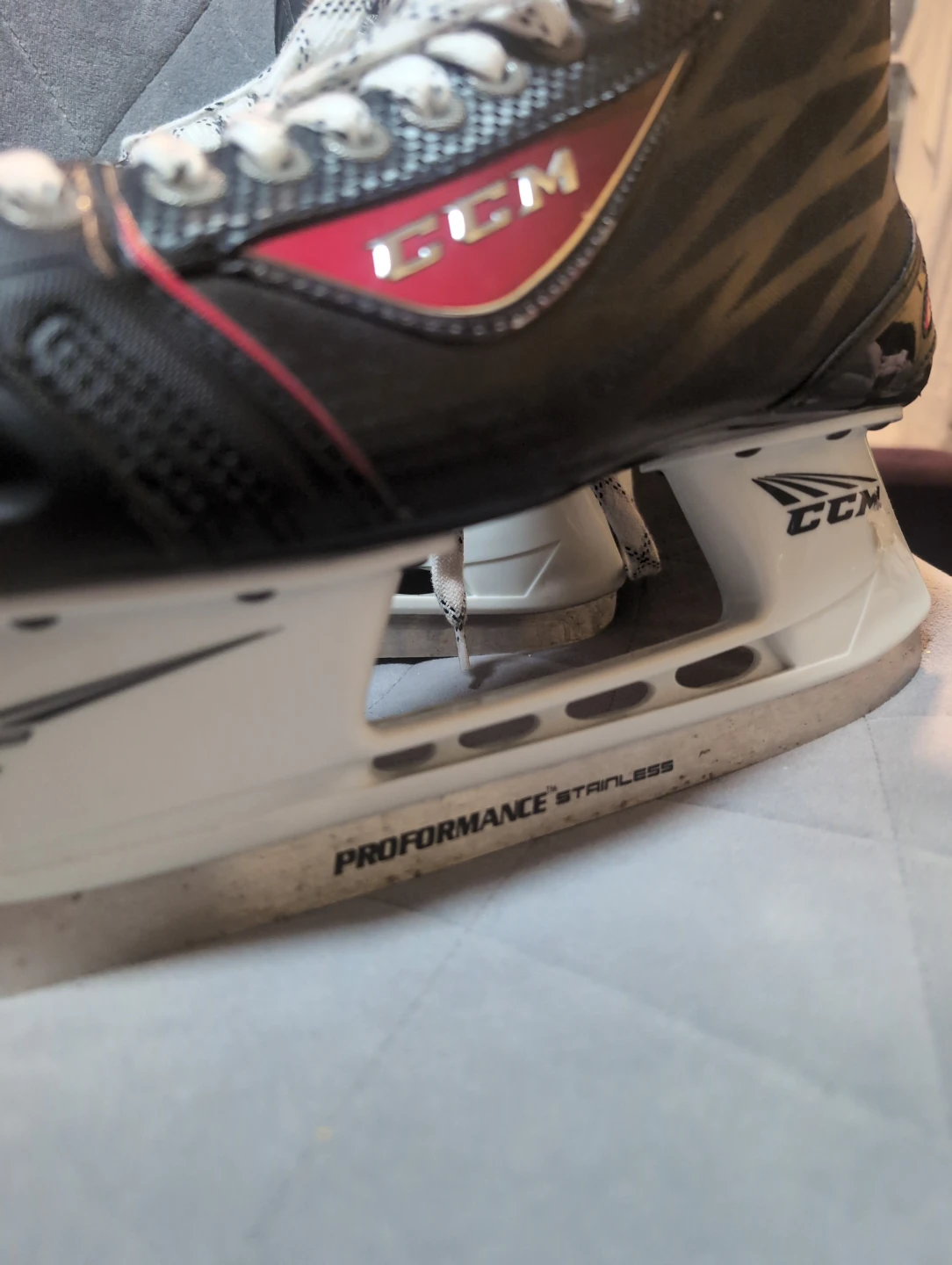 Like new CCM Ice Hockey Skates - Size 12 - photo 2