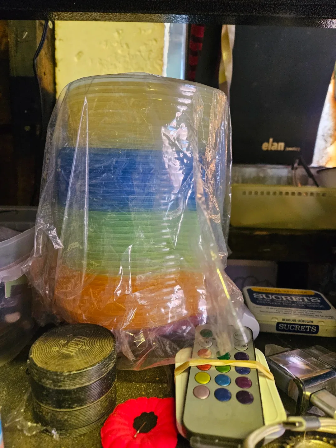 Aprox 100 new cd /DVD case's