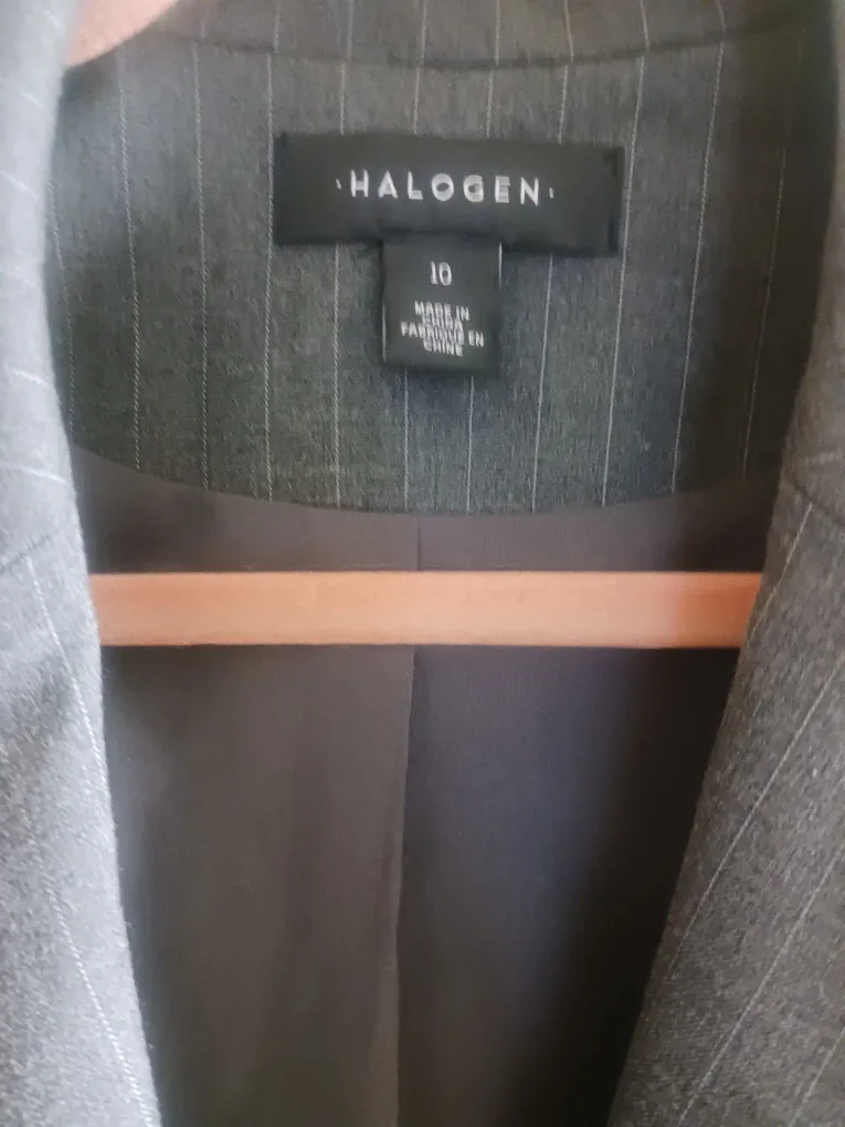 #cleanout  Halogen Gray Pinstripe Blazer - Size 10 image indicator(3)