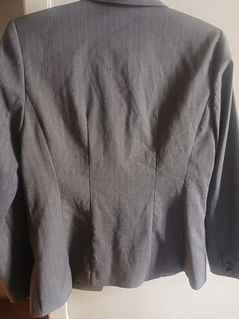 #cleanout  Halogen Gray Pinstripe Blazer - Size 10 image indicator(4)
