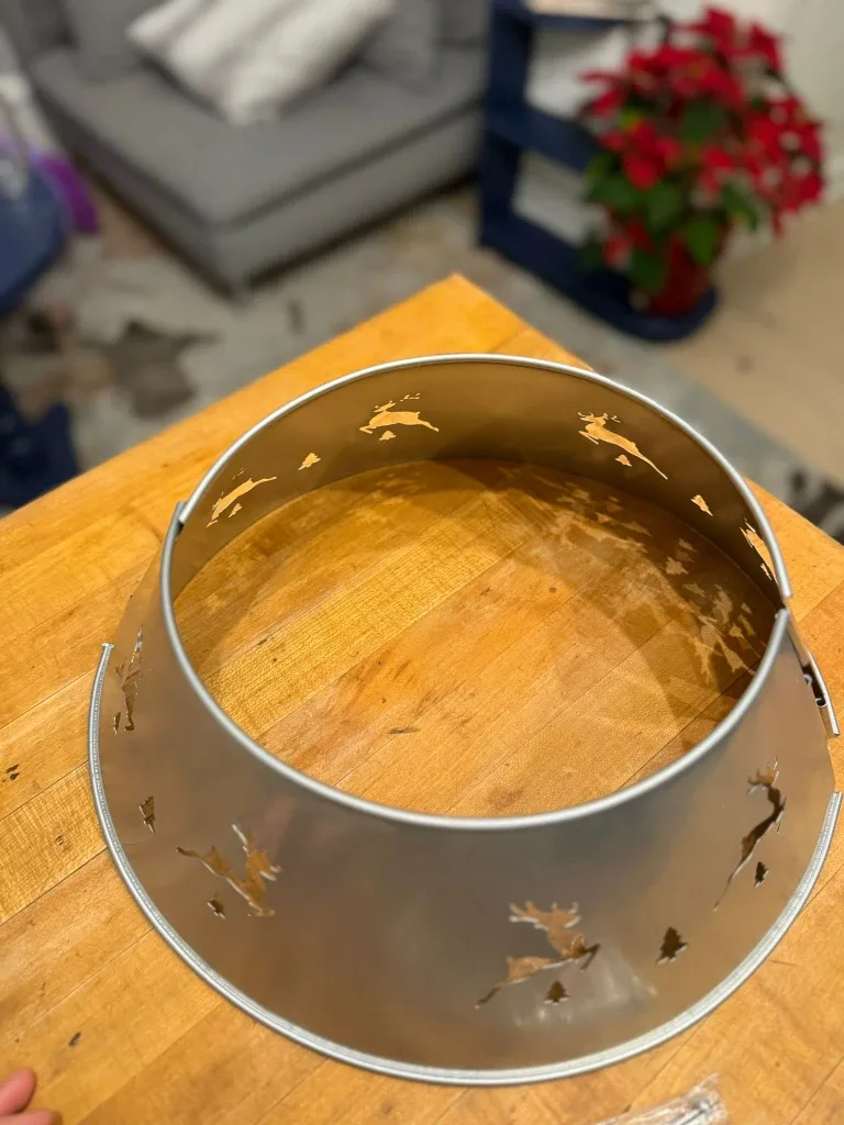 Christmas Tree Collar - Silver with Reindeer #cleanout image indicator(3)