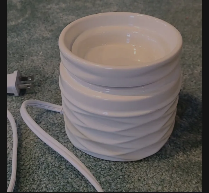 white ceramic wax melt warmer
