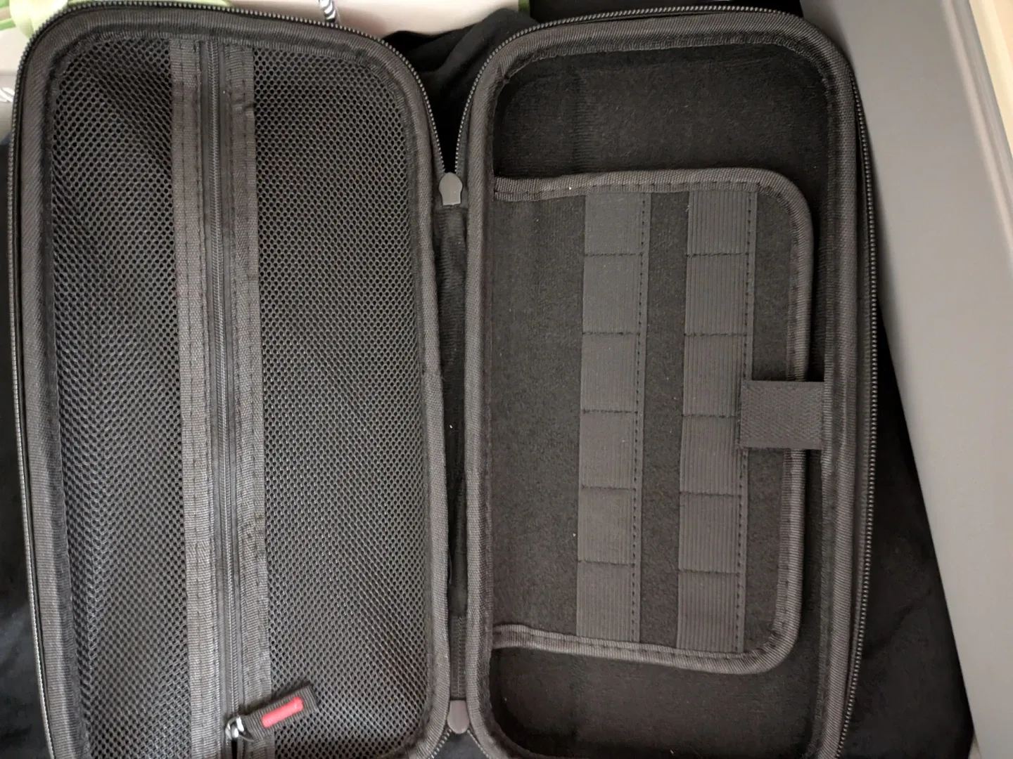 Nintendo Switch 2 Carrying Case With Screen Protector image indicator(2)