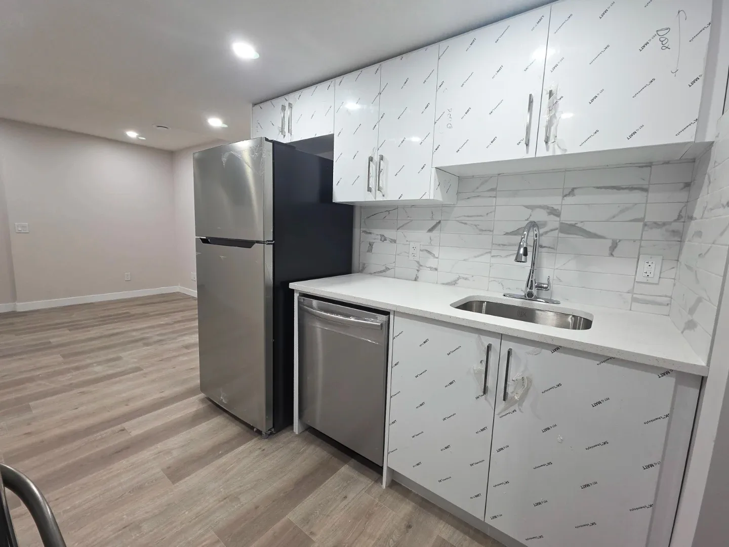 1 bedroom 1 bath basement for rent image indicator(2)