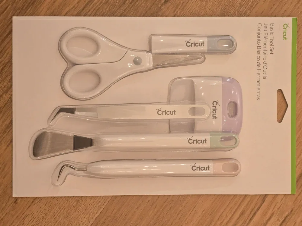 Cricut Basic Tool Set - New in Package!