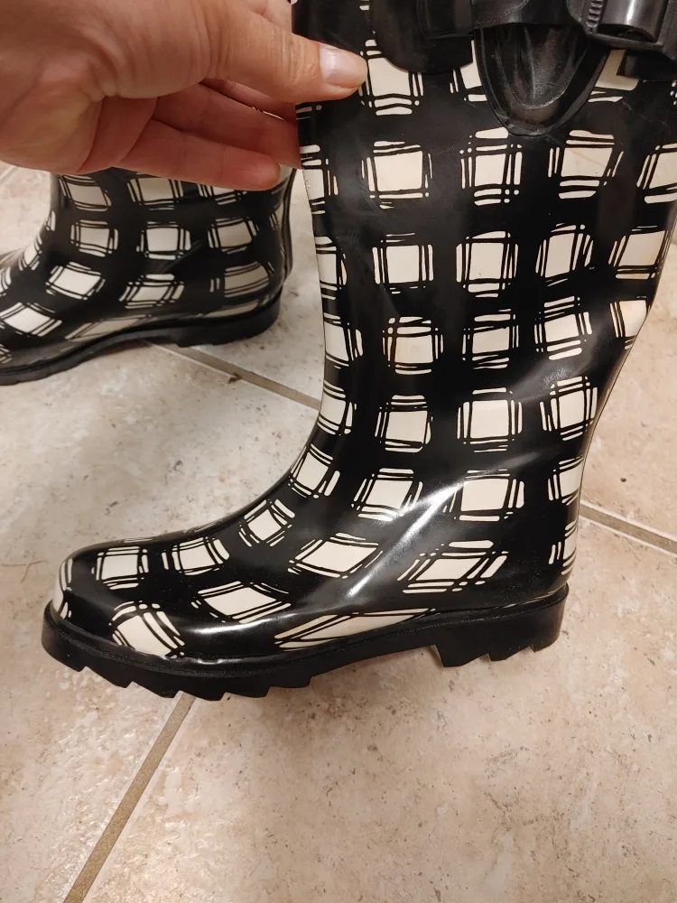 Women's Black & White Plaid Rain Boots size 7 image indicator(6)