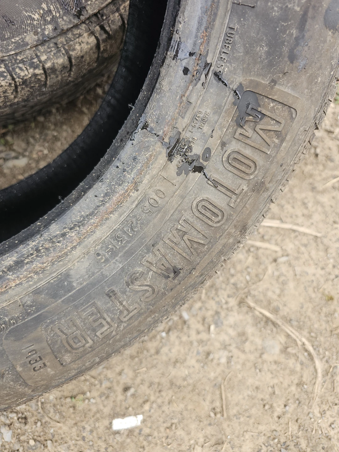 195/65/R15 motomaster all season tires full set - photo 2