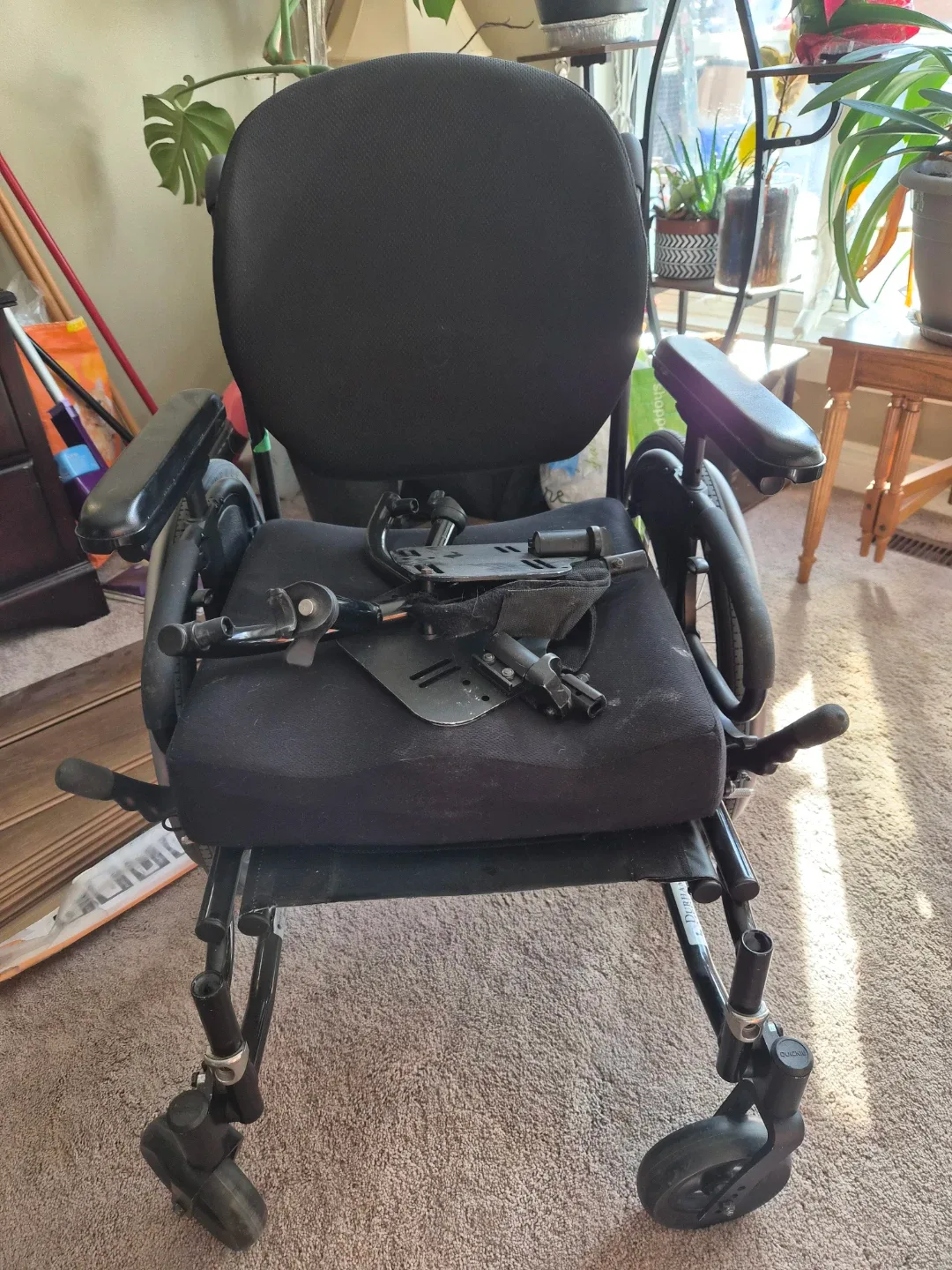 Quickie QXi Wheelchair - Lightweight & Adjustable image indicator(2)