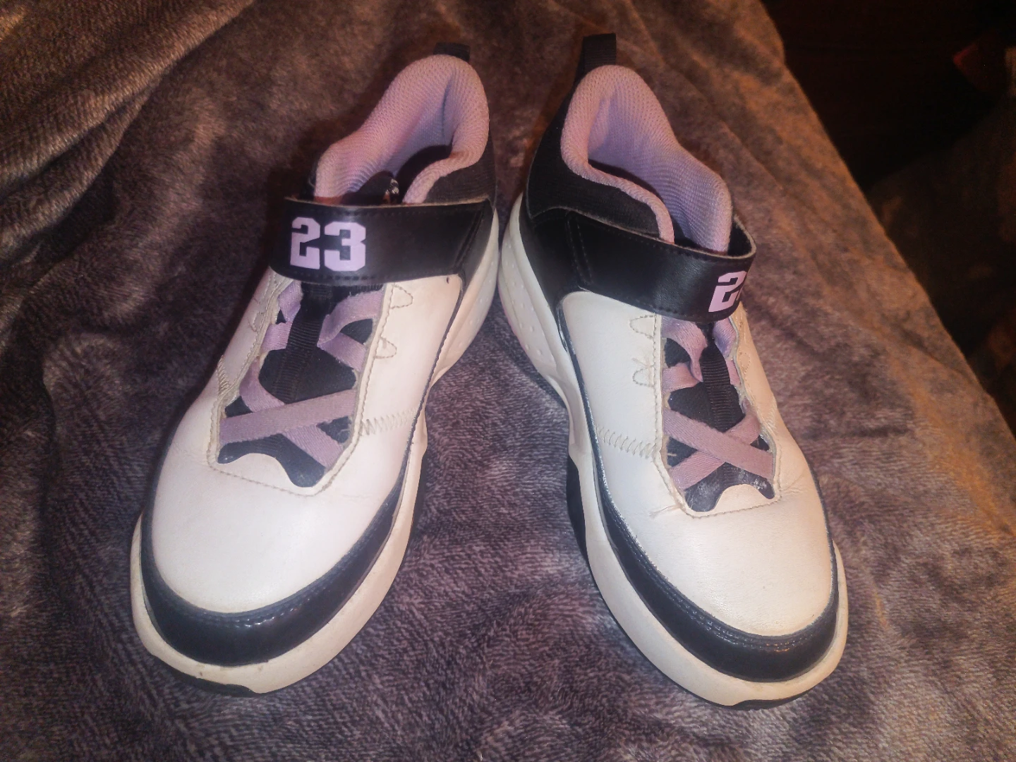 Jordan Max Aura  Girls Youth 1 White Black Purple