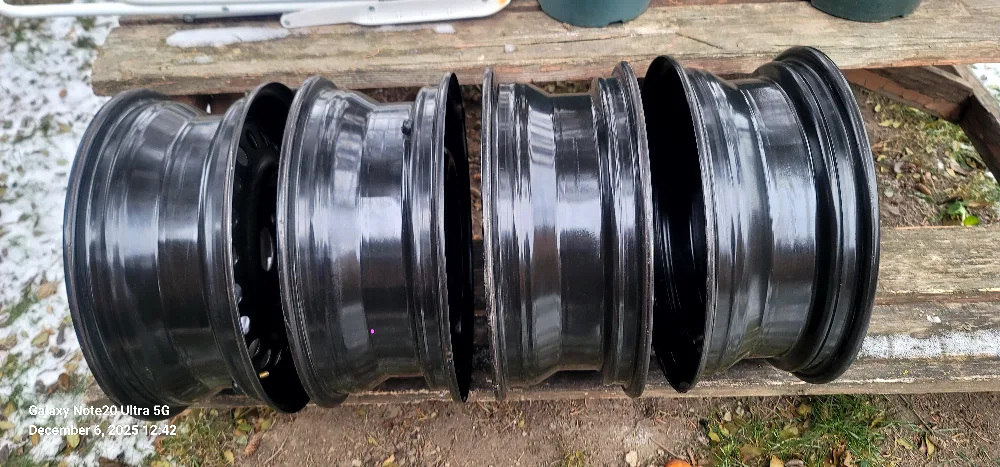 Nissan Steel Wheels - Set of 4 image indicator(6)