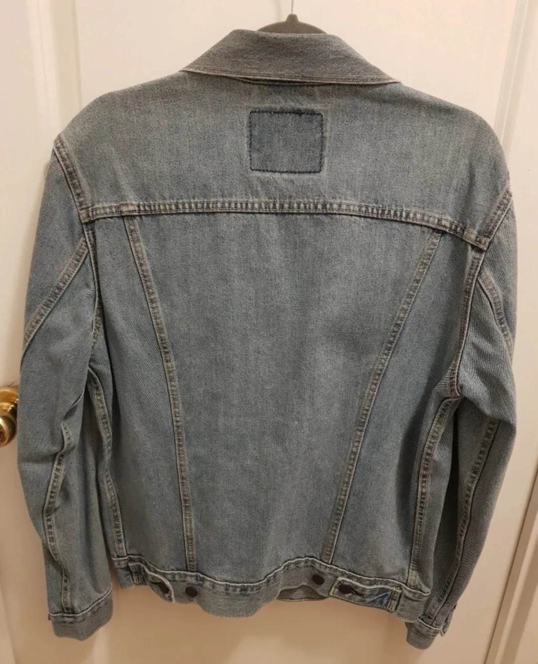 Levi's Denim Trucker Jacket - Size Medium image indicator(2)