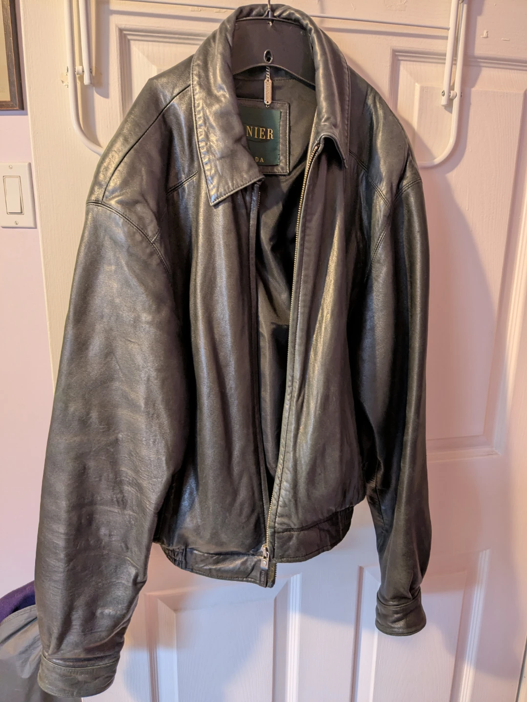 Vintage 90s Danier bomber!