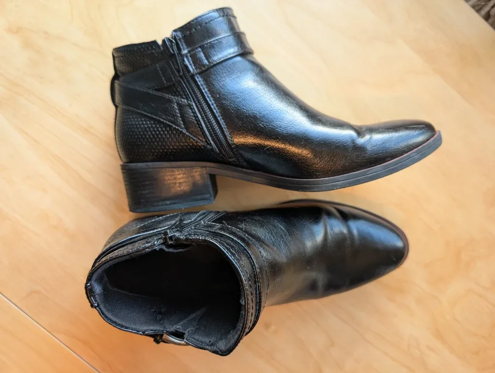 Baretraps Booties Size 7 #Cleanout