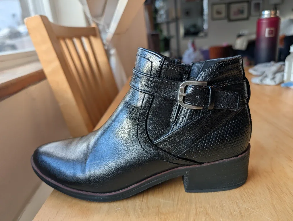 Baretraps Booties Size 7 #Cleanout image indicator(3)