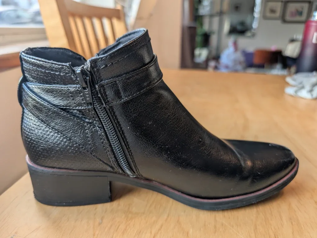 Baretraps Booties Size 7 #Cleanout image indicator(4)