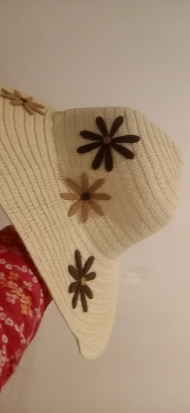 Cream Sun Hat with Flower Details