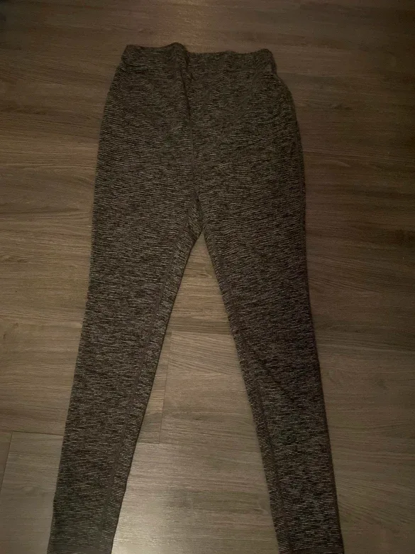 Old Navy Active Maternity Leggings image indicator(3)