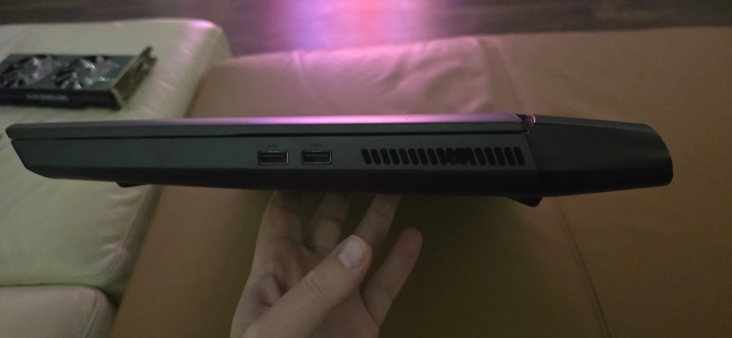 Alienware Area-51m Gaming Laptop - RTX 2080, i9-9900K - photo 4