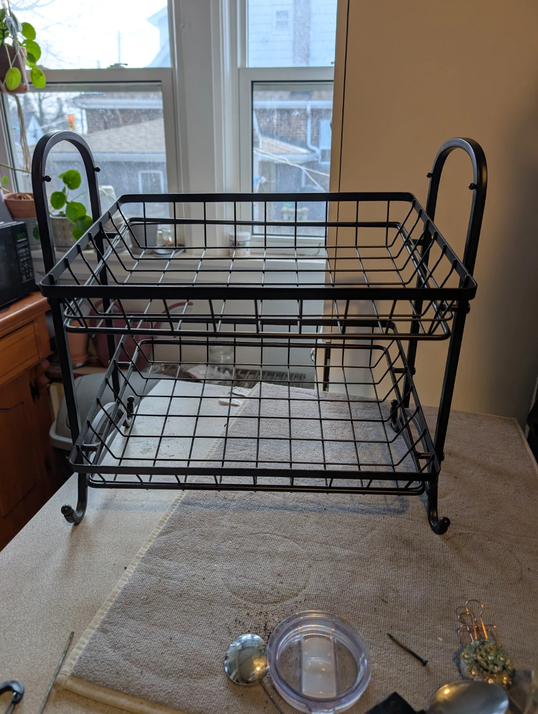 Black Metal 2-Tier Basket Stand