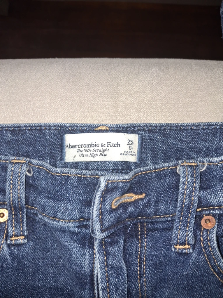 Abercrombie & Fitch The 90s Straight Jeans Size 25 - photo 2