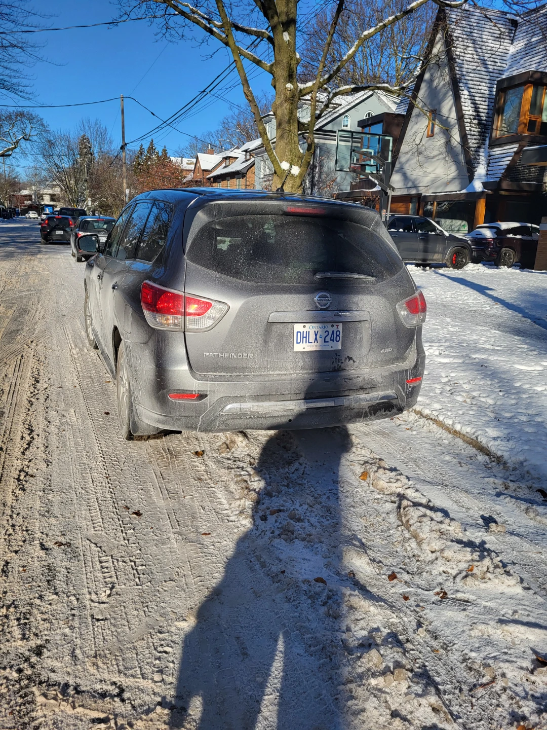 Nissan Pathfinder SUV - photo 2