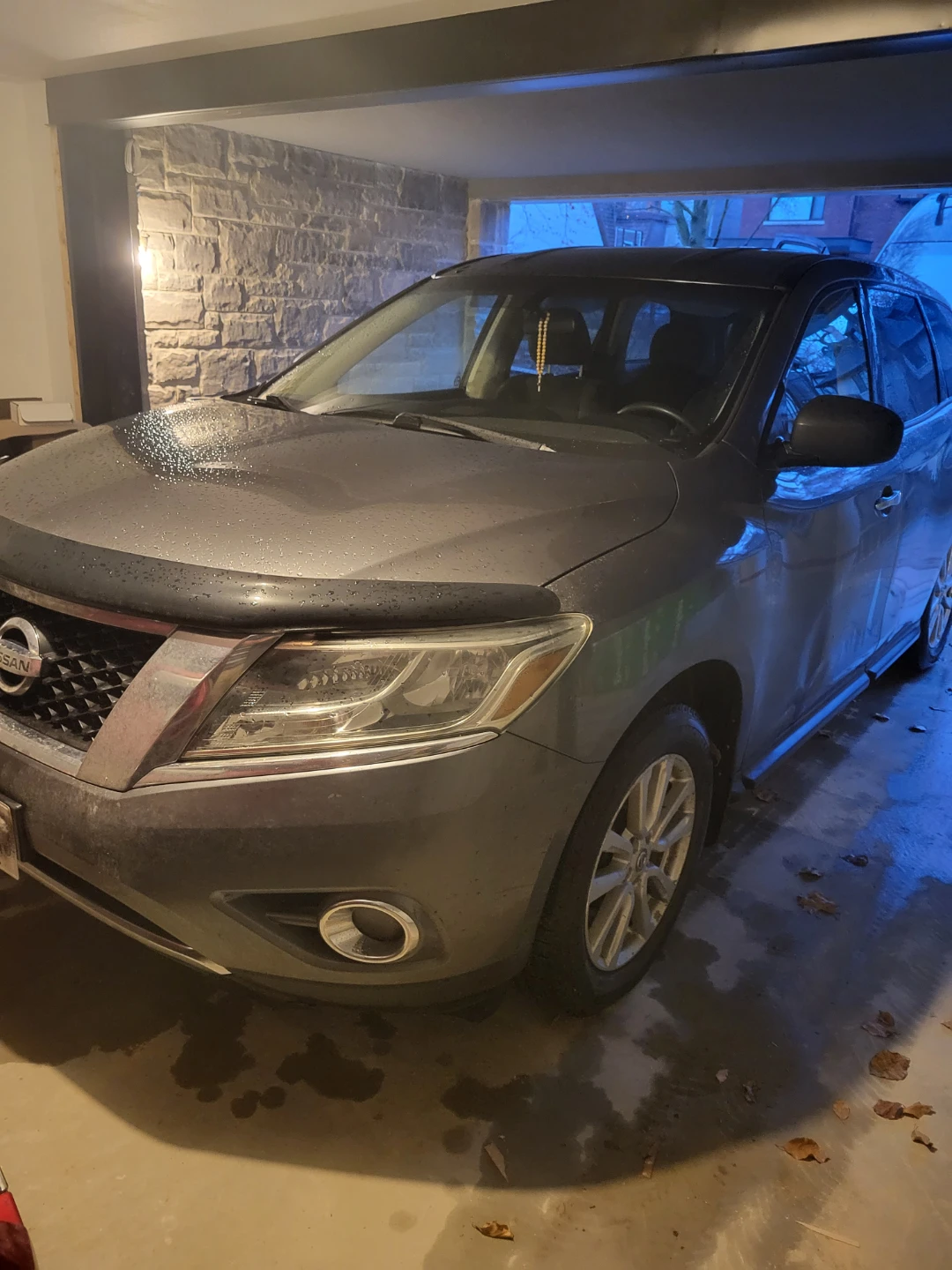 Nissan Pathfinder SUV - photo 3