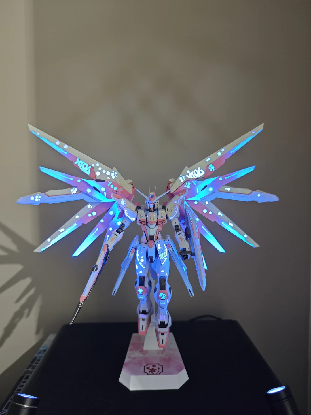 Gundam Model Kit - Custom painted Freedom Gundam - photo 4