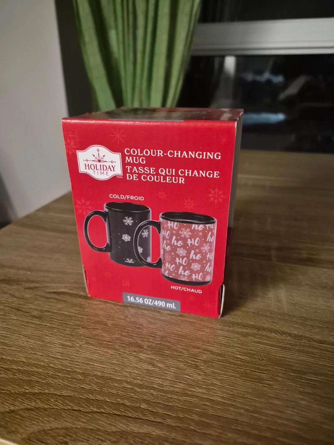 Holiday Time Colour-Changing Mug - New in Box!