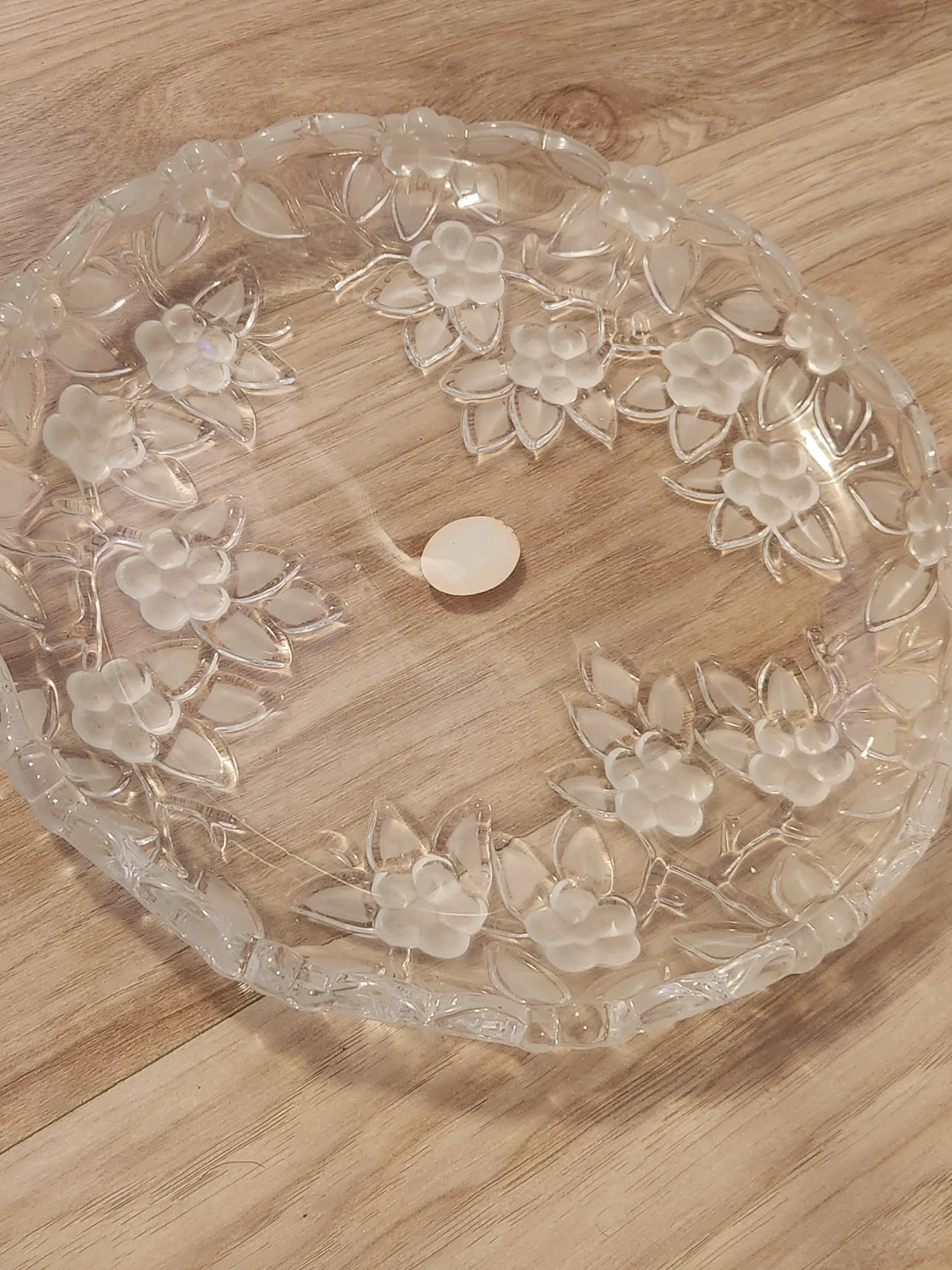 Sonata Round Frosted Glass Fruit Dish - New in Box! - photo 4