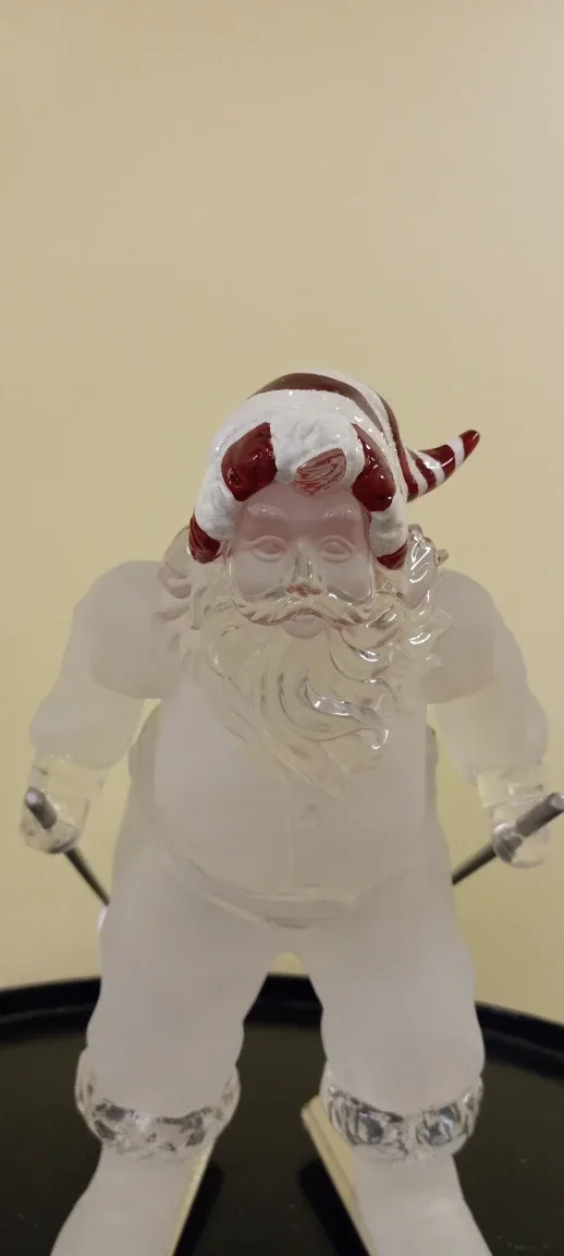Acrylic skiing Santa image indicator(2)