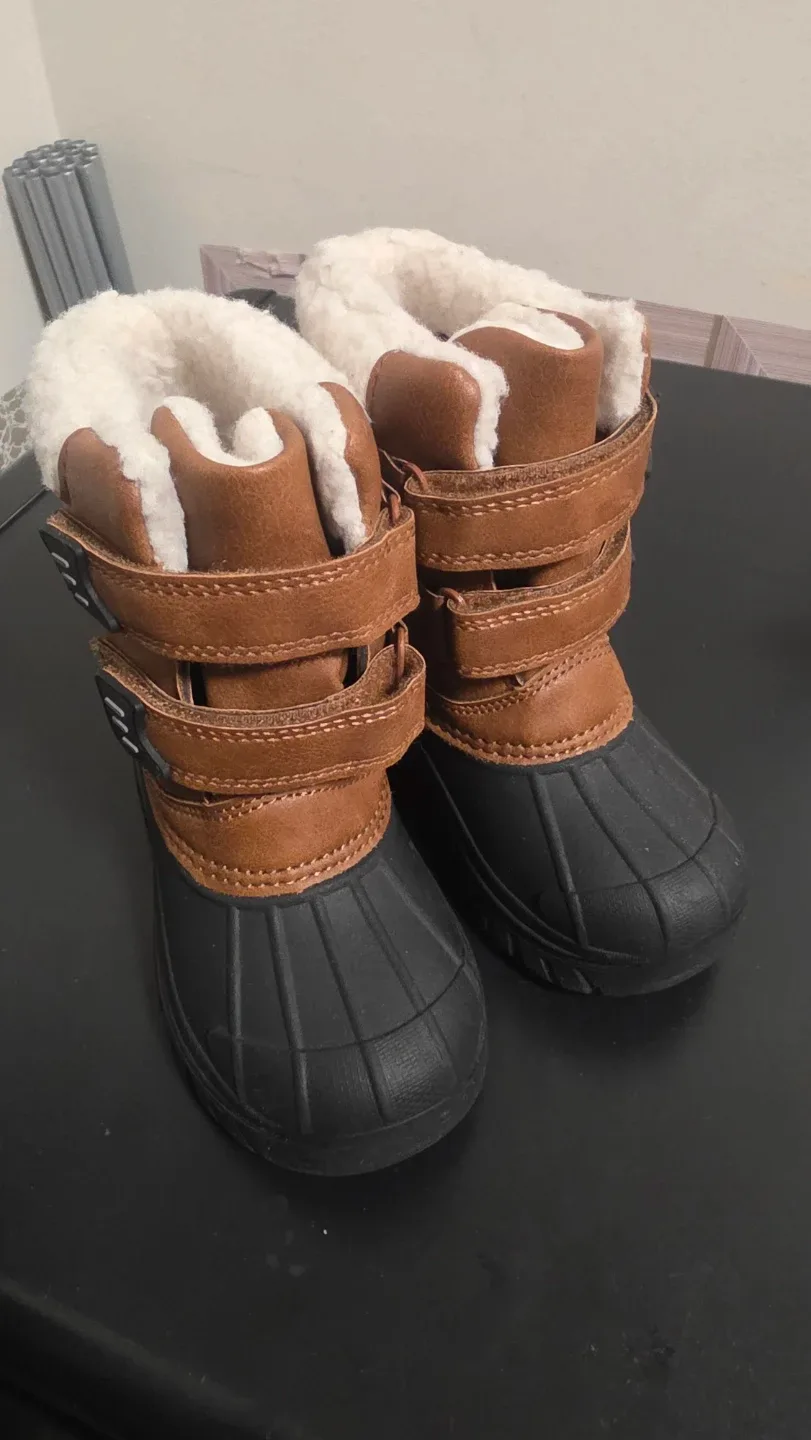 Joe Fresh Winter Boots - Size 8, never worn