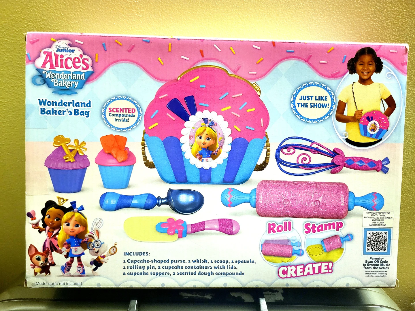 Alice's Wonderland Bakery Baker's Bag - photo 2