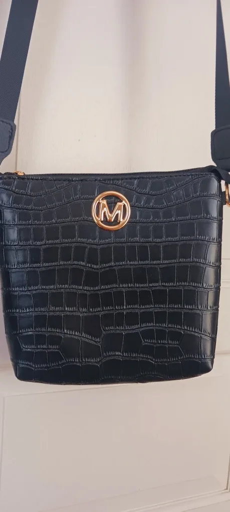 New !!!  Black Croc Embossed Crossbody Bag image indicator(3)