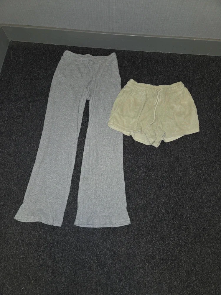 Tna Grey Pants & Wilfred Free Shorts