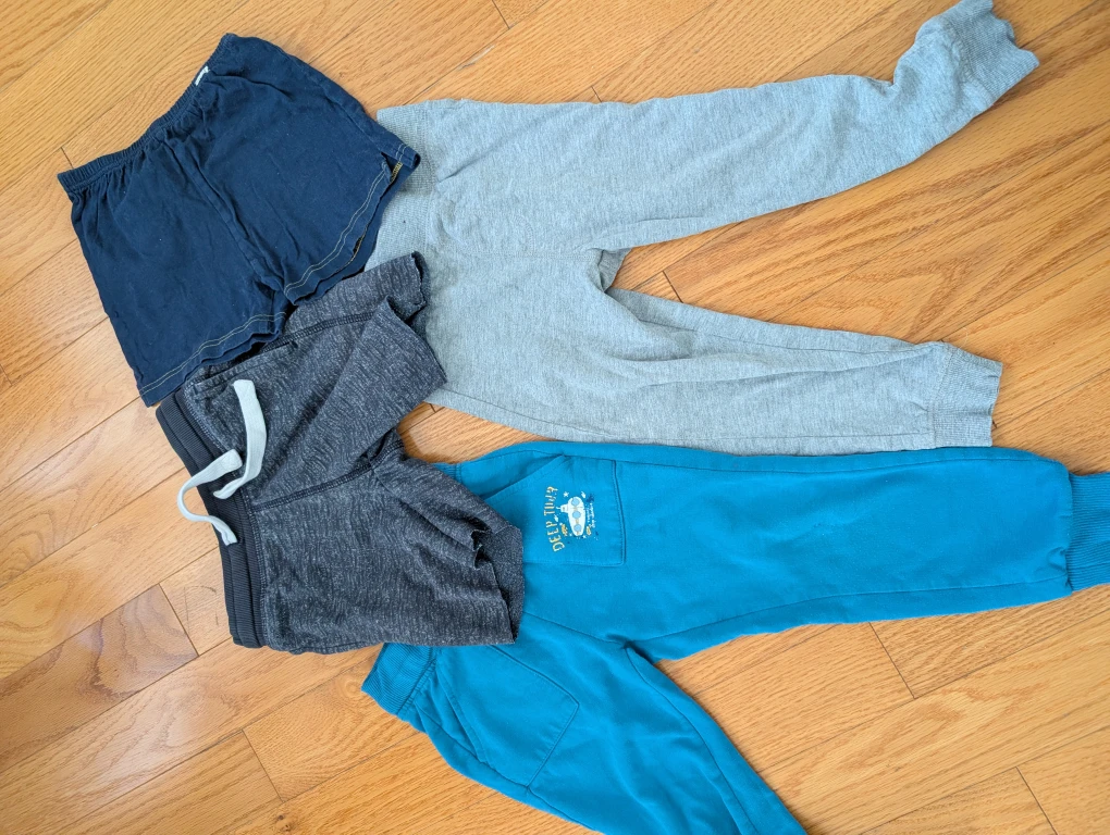 3-4 year old boy's Clothing Bundle -16 items - photo 3