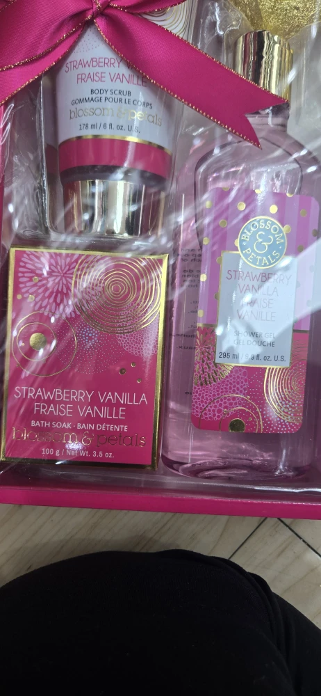 Shower Gift set Blossom & Petals Strawberry Vanilla - photo 2
