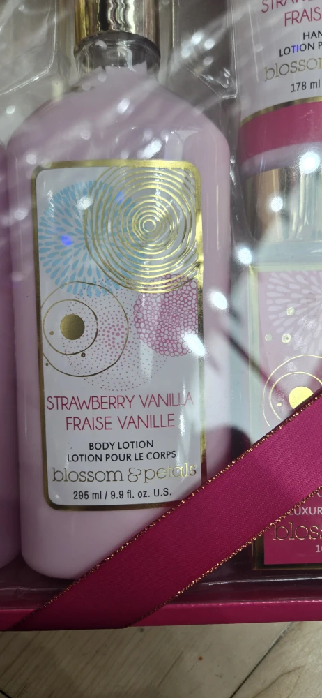 Shower Gift set Blossom & Petals Strawberry Vanilla - photo 5