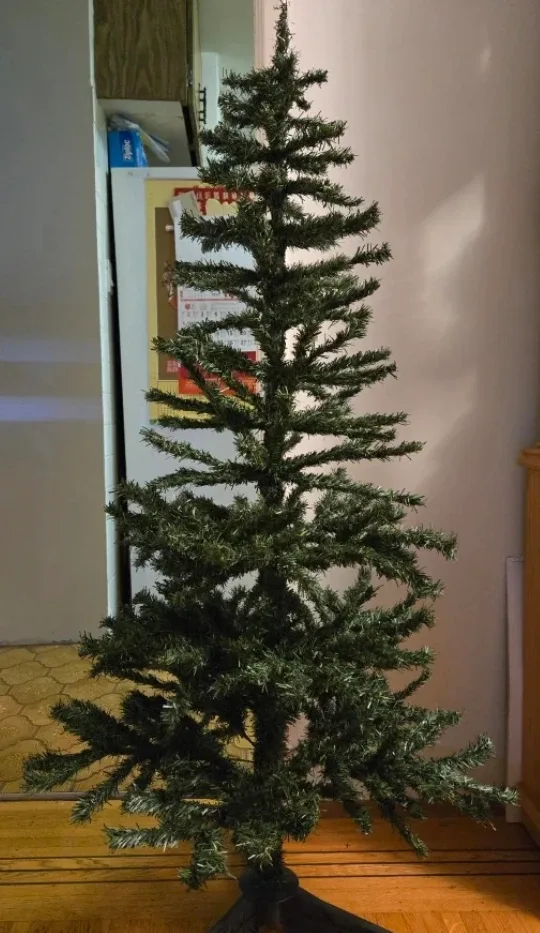 Christmas Tree with Star Topper image indicator(3)