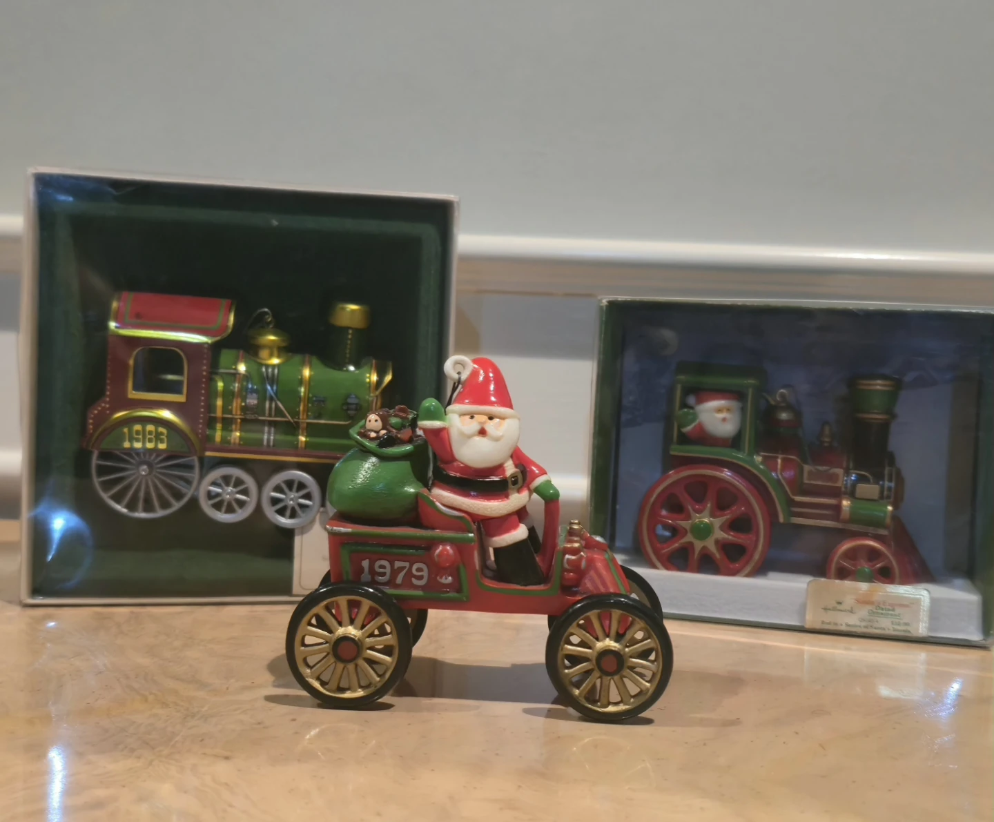 Hallmark-Here Comes Santa's Collection Ornaments