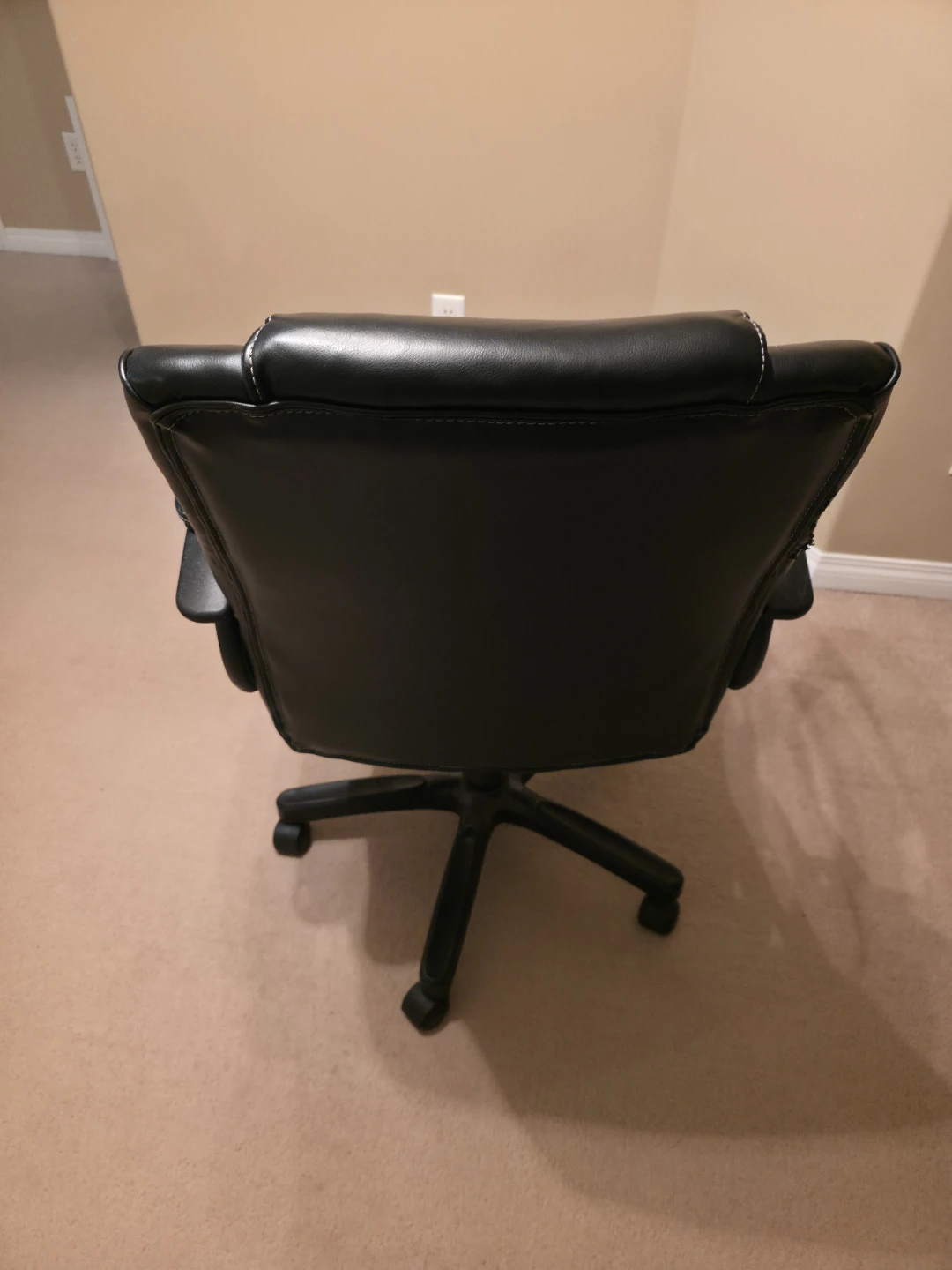 Black Leather Office Chair - photo 2