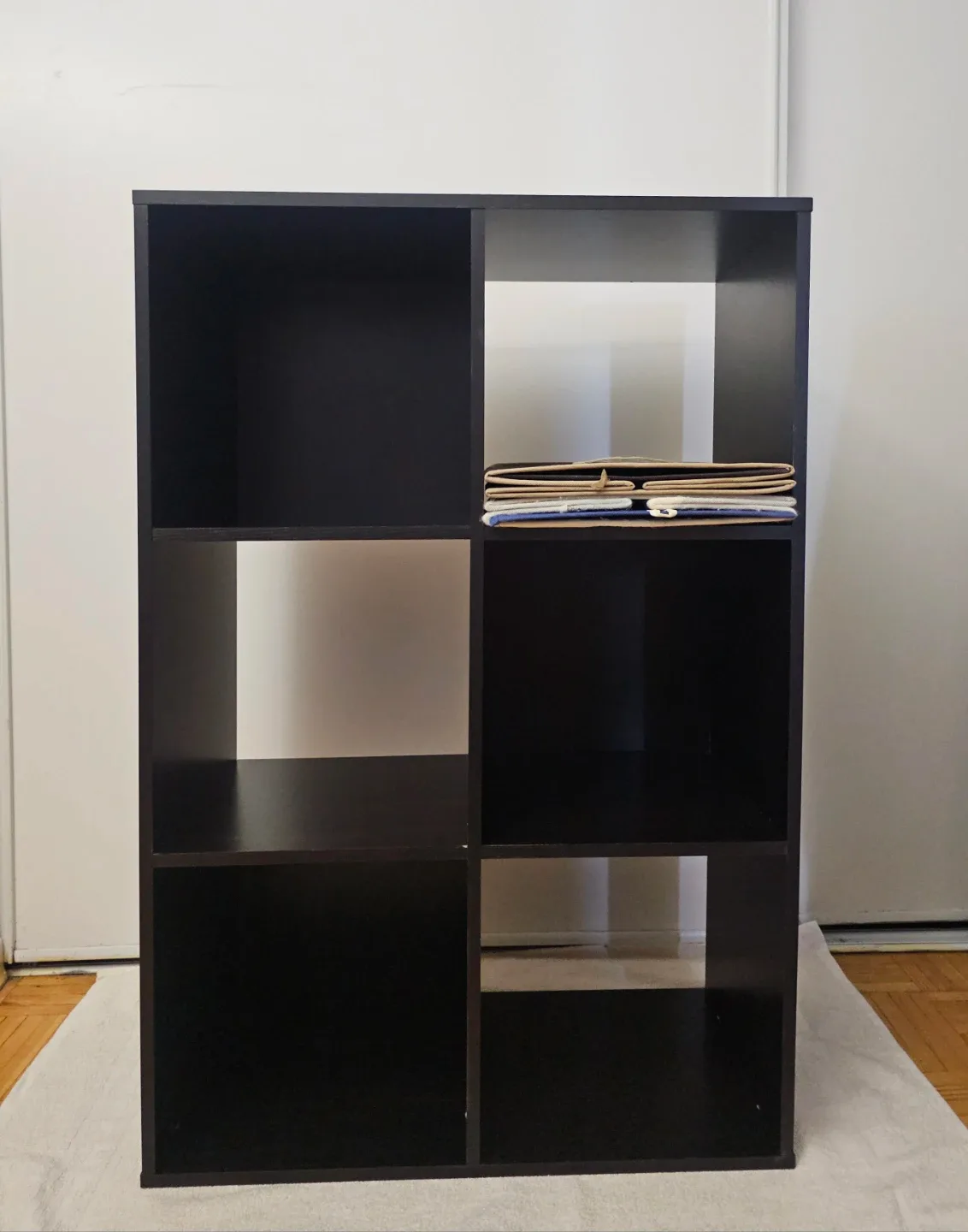 6-Cube Organizer Shelf - Black with two baskets