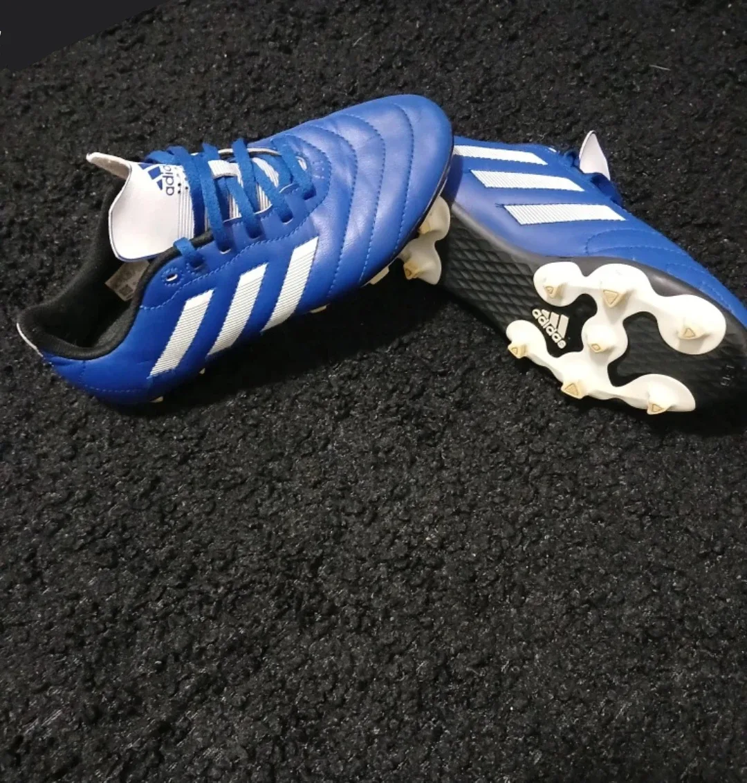 ⚽️Assorted Soccer Cleats - Puma & Adidas image indicator(4)