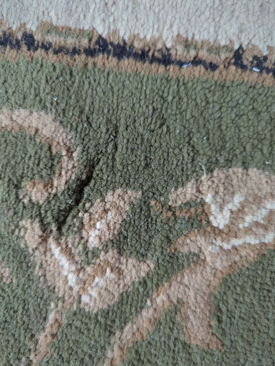 Almost New!! Green Floral Patterned Area Rug size 8/10 ft - photo 4