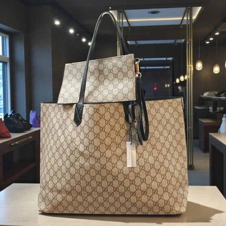 Gucci Tote Bag with Pouch image indicator(2)