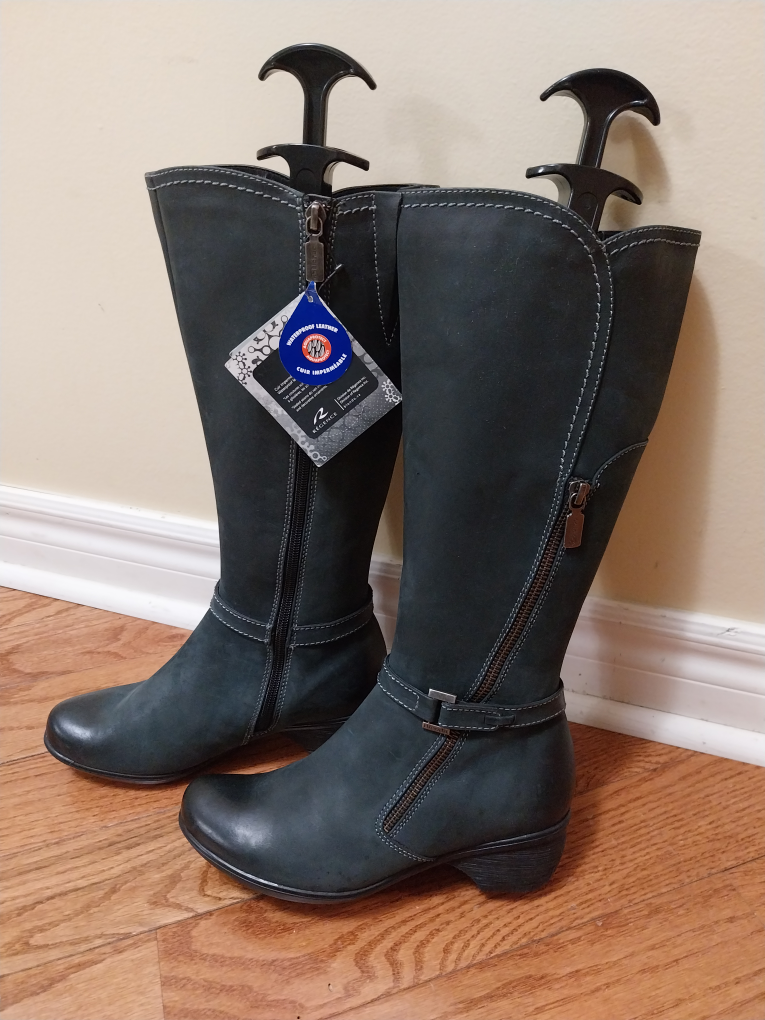 NEW Women's Blondo Tall  Leather Size 7.5W Boots (Fits 6.5 - 7)