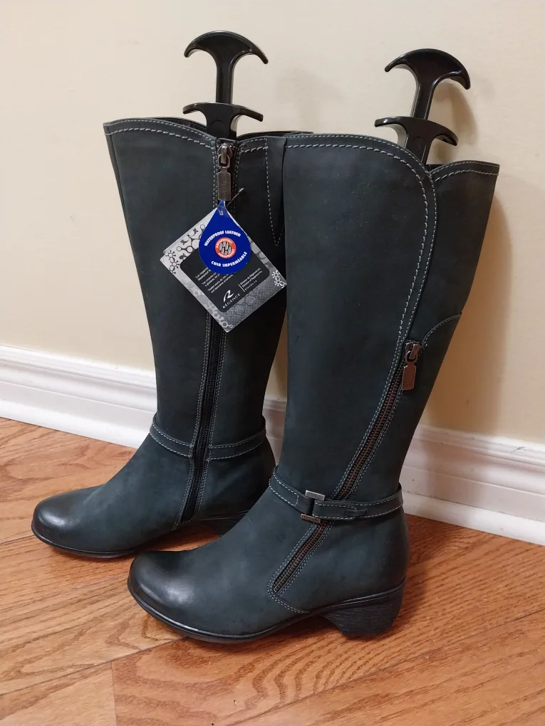 NEW Women's Blondo Tall  Leather Size 7.5W Boots (Fits 6.5 - 7)