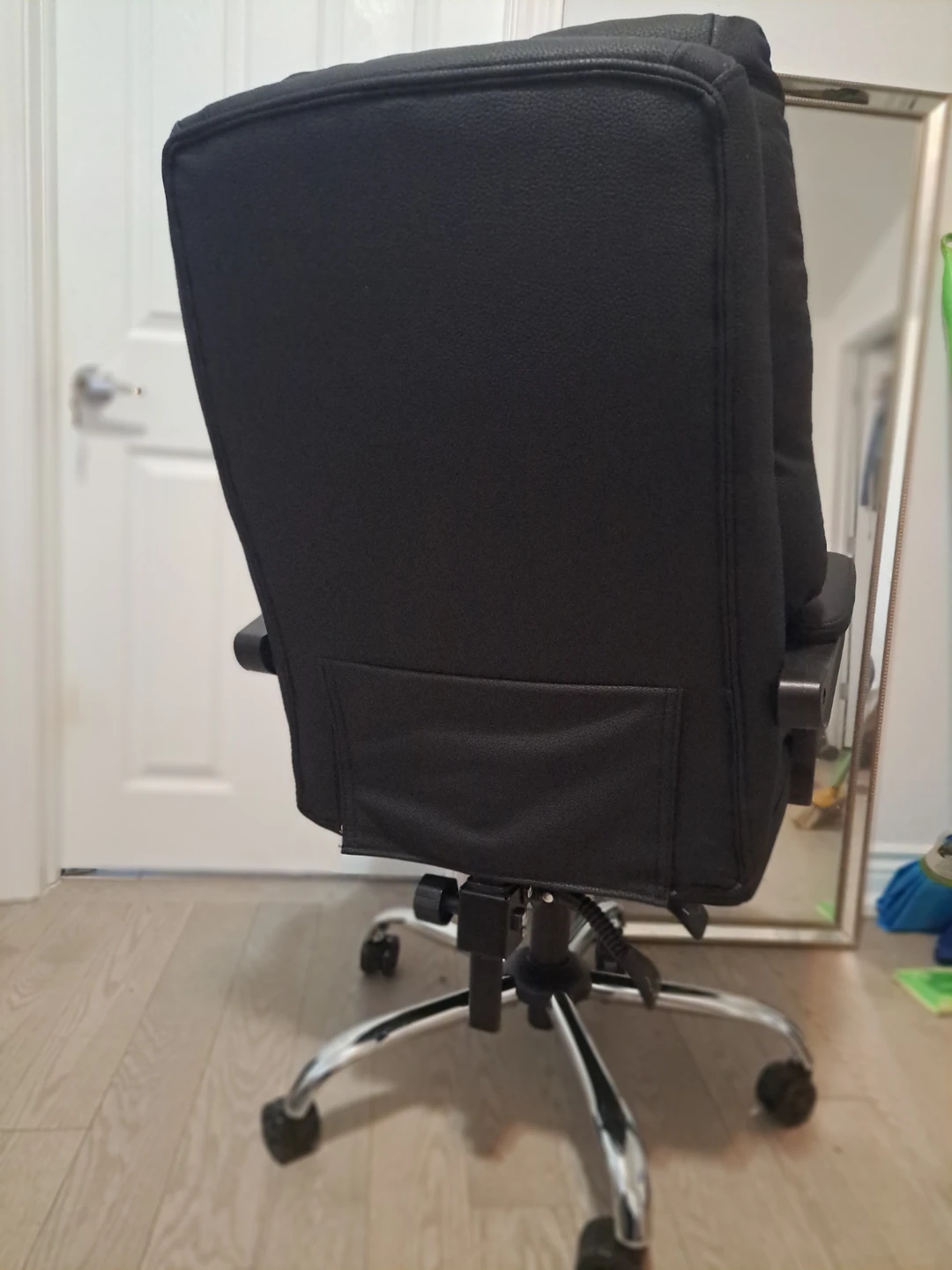 Black Executive Office Chair - photo 2