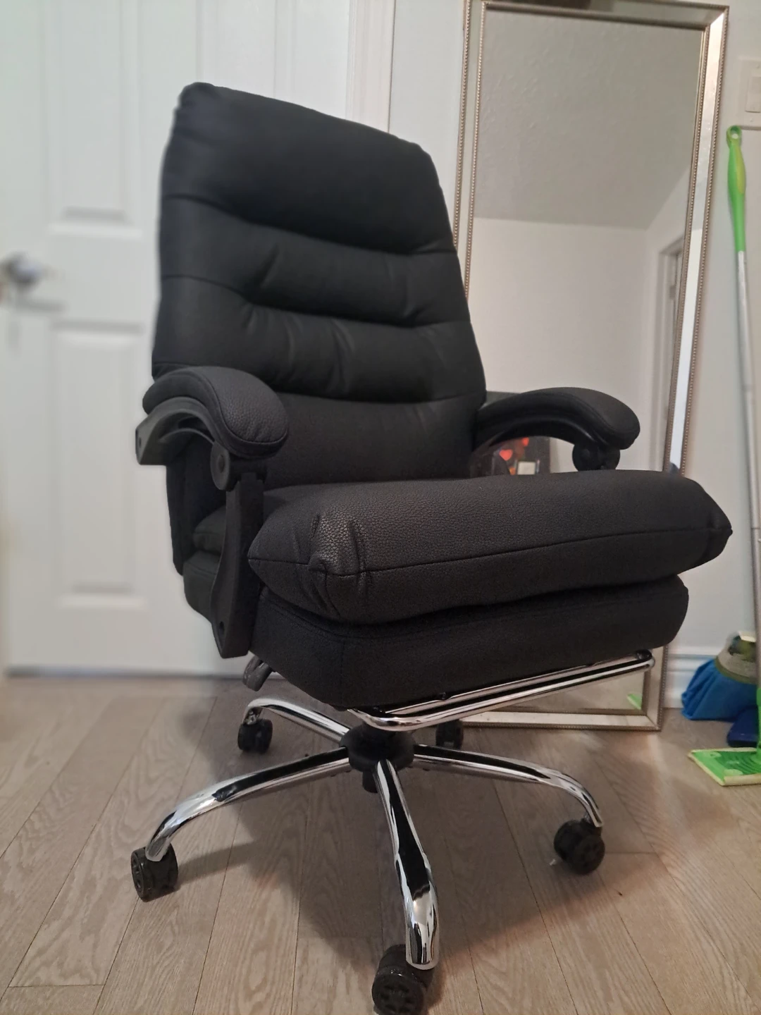 Black Executive Office Chair - photo 3