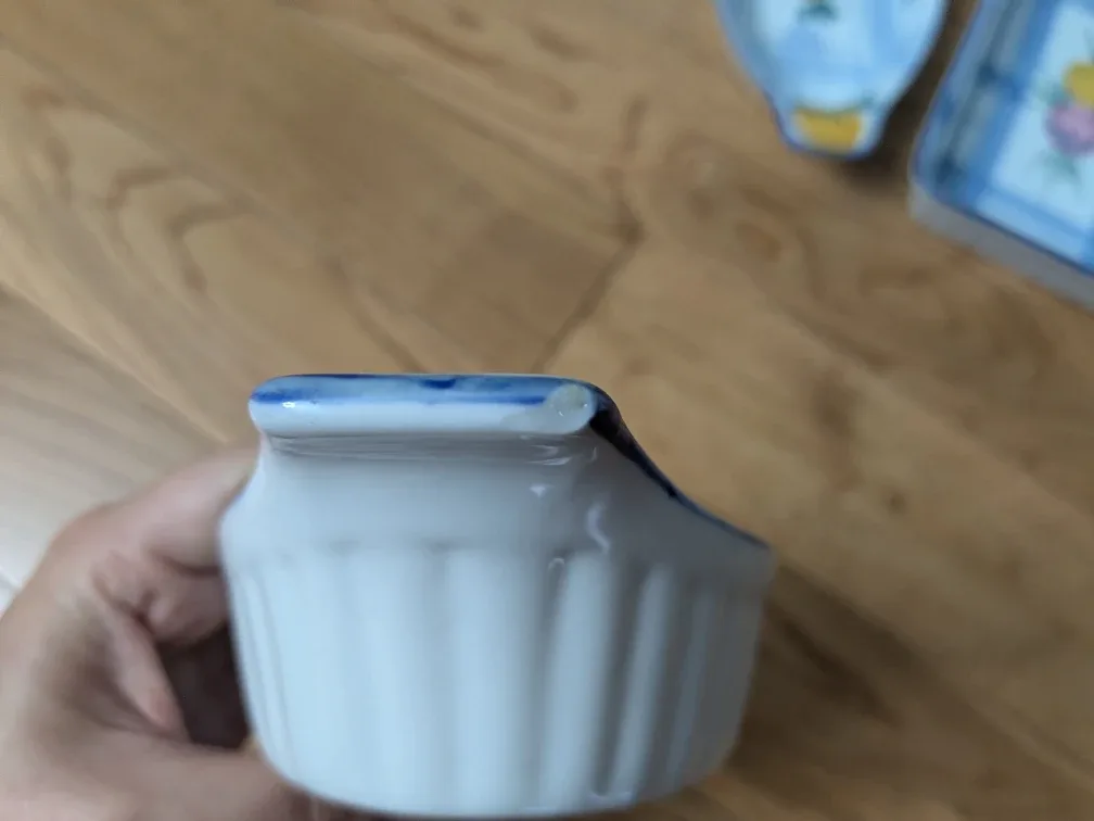 Mixed Dishes and Bowls. Mugs image indicator(2)