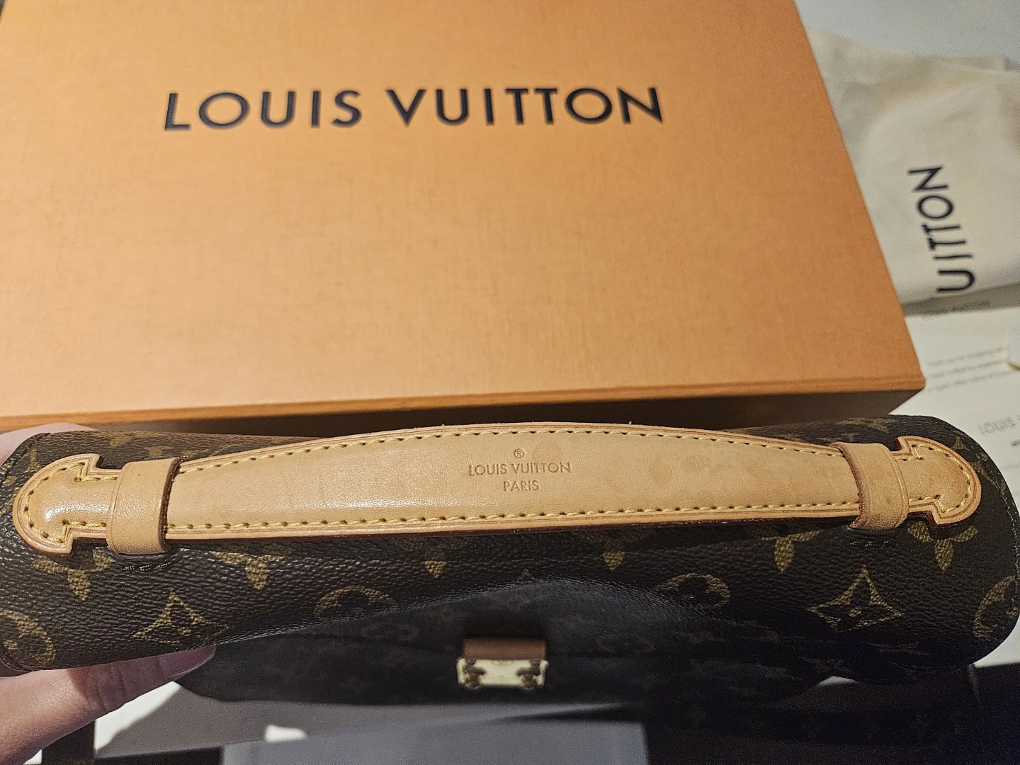 Authentic Louis Vuitton Pochette Métis Handbag - photo 4